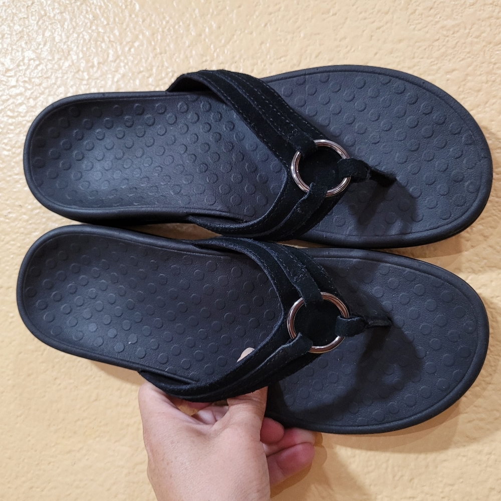 Vionic leather sandals